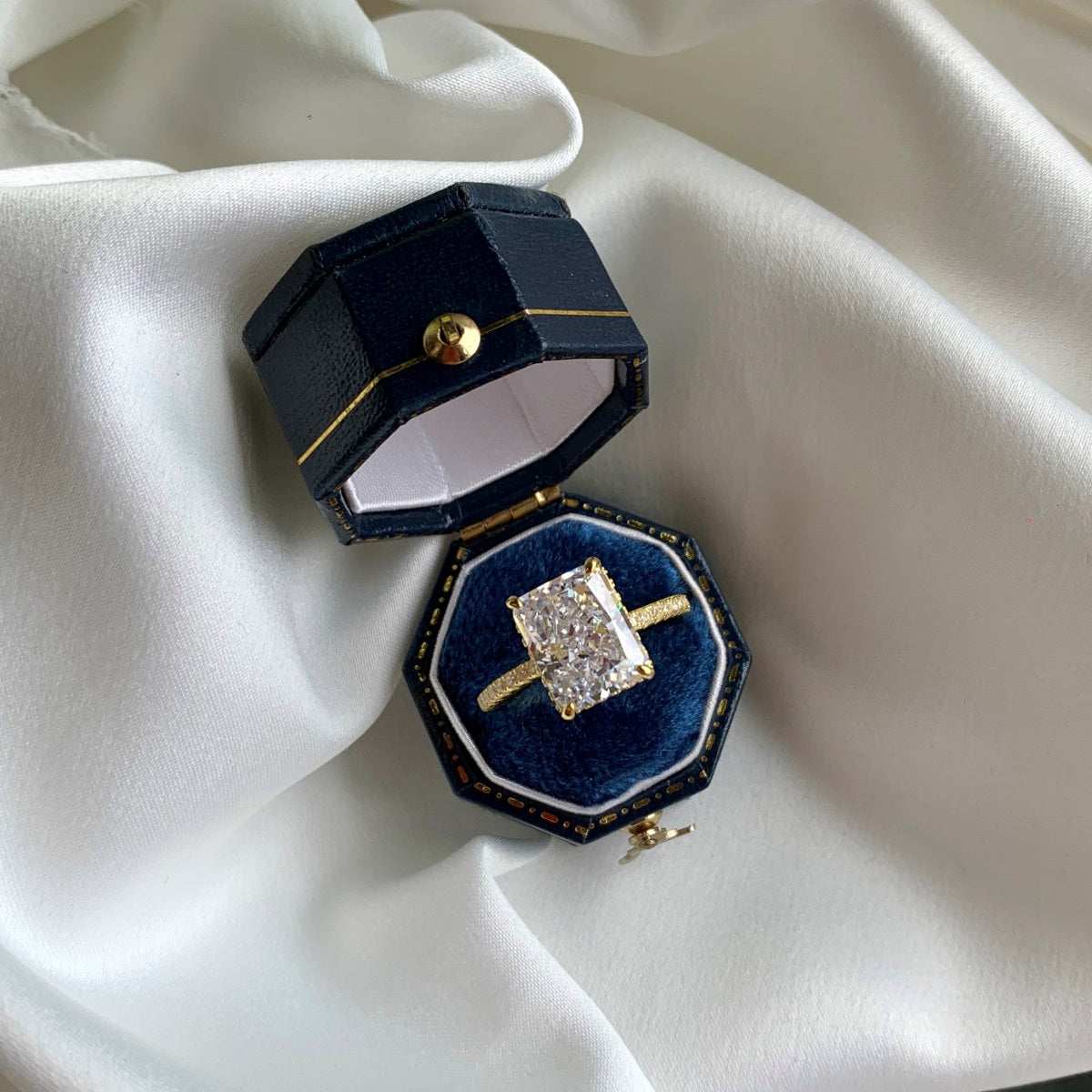 Eternity 18K Gold Ring